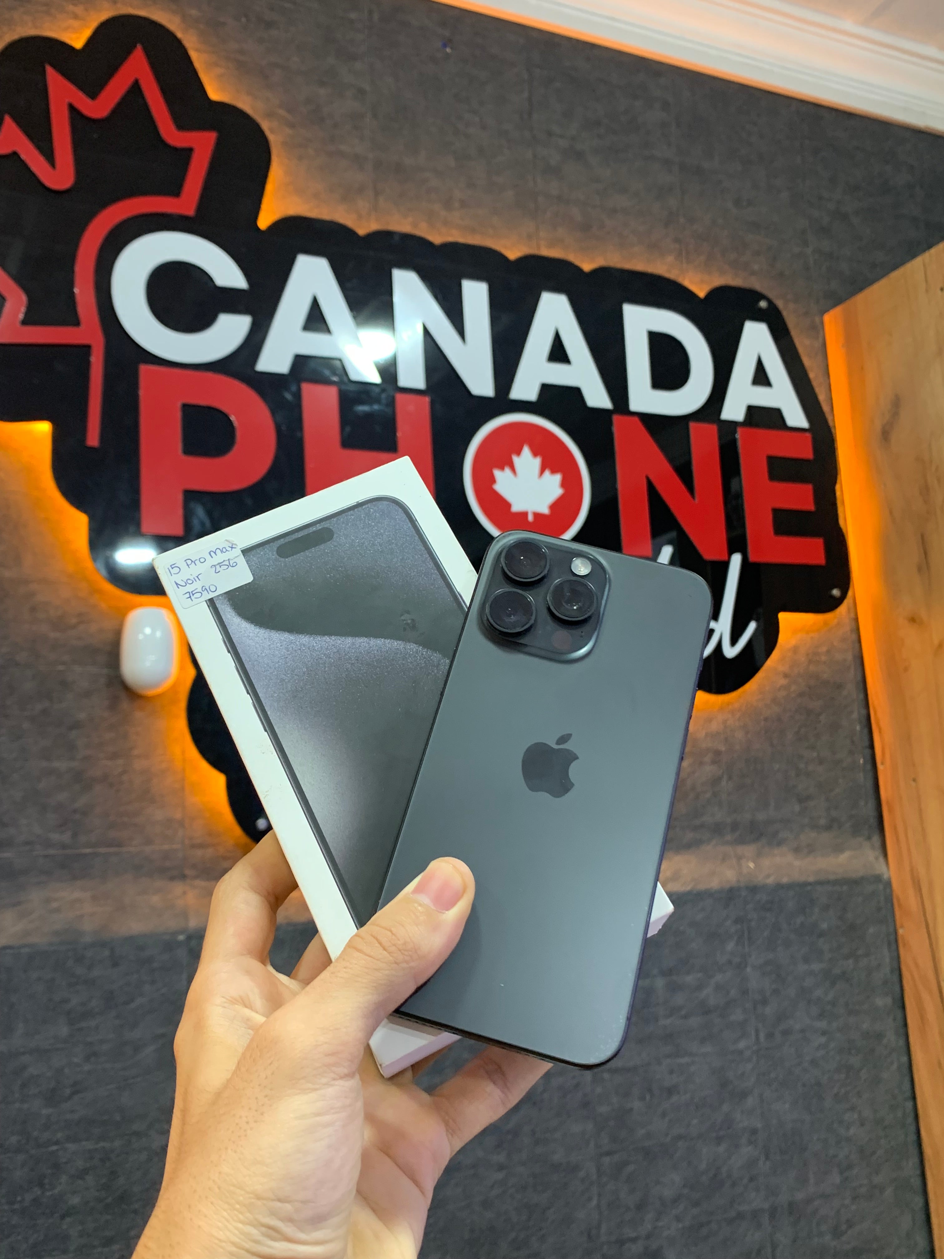 iPhone 15 pro max 256Go